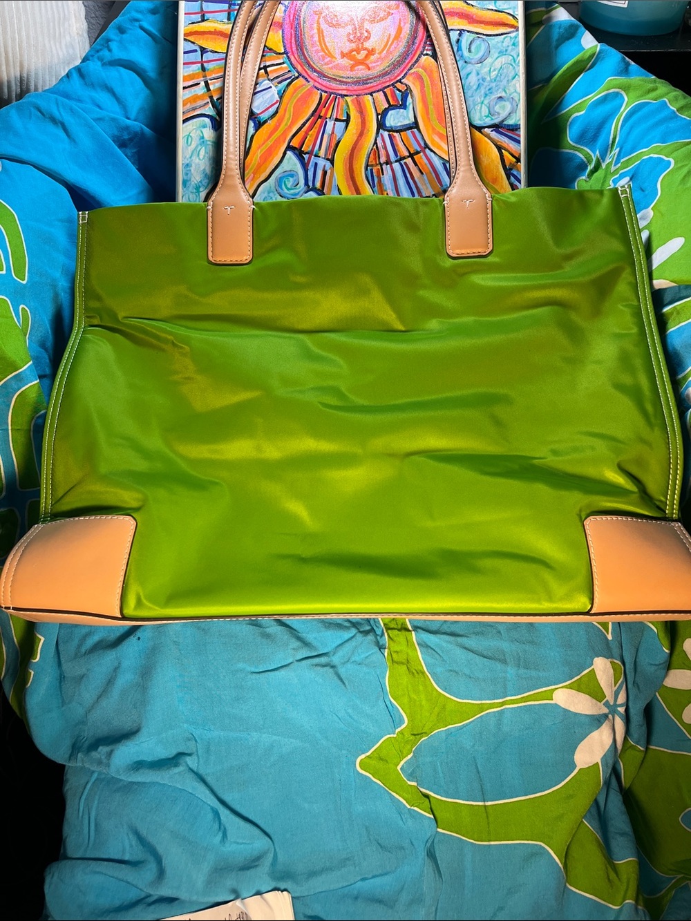Tory Burch Bright grass Green Tote with Natural Trim (P12) - Picture 2 of 6